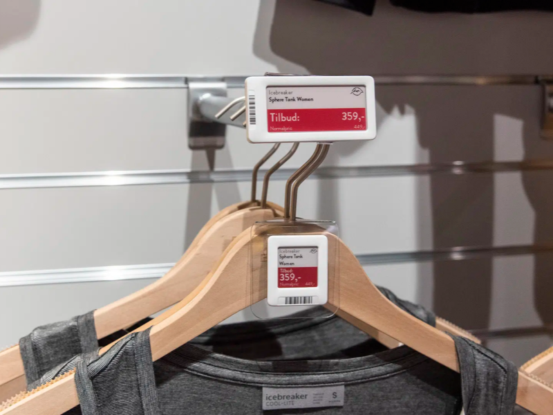 Digitale prisskilte til tøjbutikker: En praktisk købsvejledning